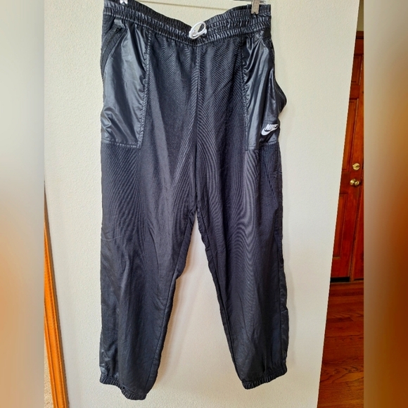 Nike Contrast Black Track Pants.   Pull on. Unisex. Mens Size XXL - Picture 1 of 9